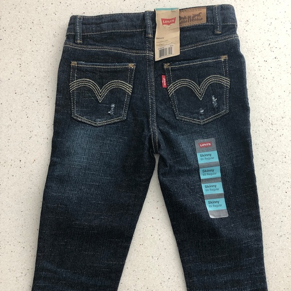 PENDING - Levi’s ripped skinny jeans size 6 NWT - Picture 3 of 8